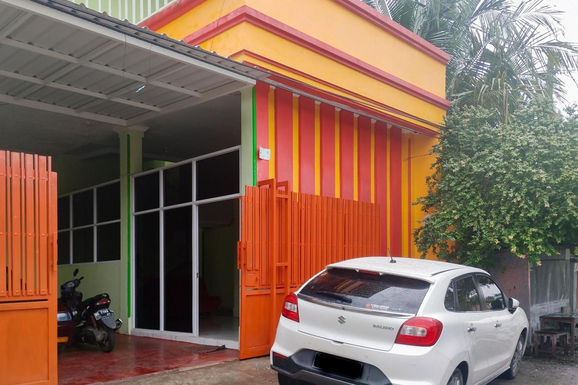 Reddoorz Syariah At Shakira Alesha Enggal Hotel Bandar Lampung Luaran gambar