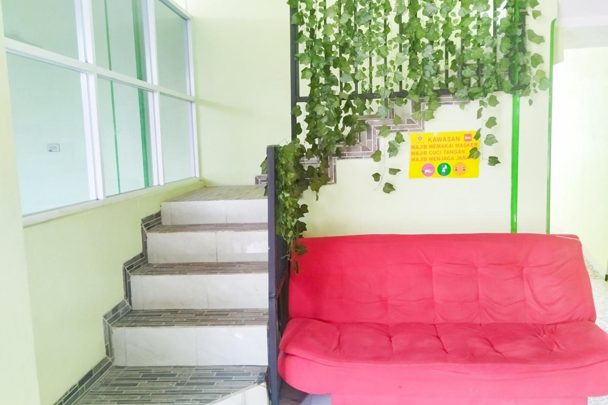 Reddoorz Syariah At Shakira Alesha Enggal Hotel Bandar Lampung Luaran gambar
