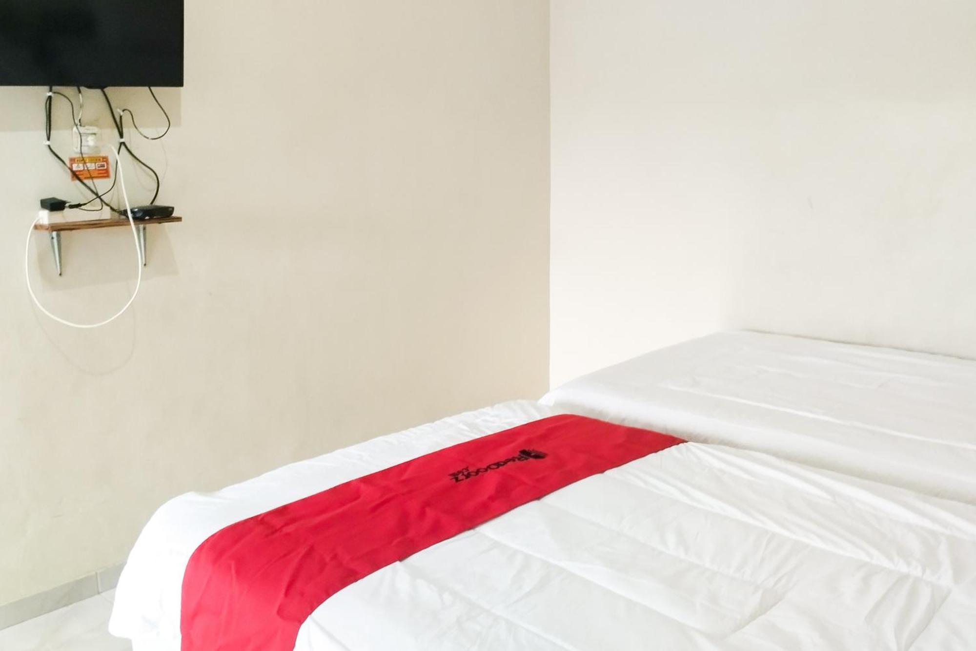 Reddoorz Syariah At Shakira Alesha Enggal Hotel Bandar Lampung Luaran gambar