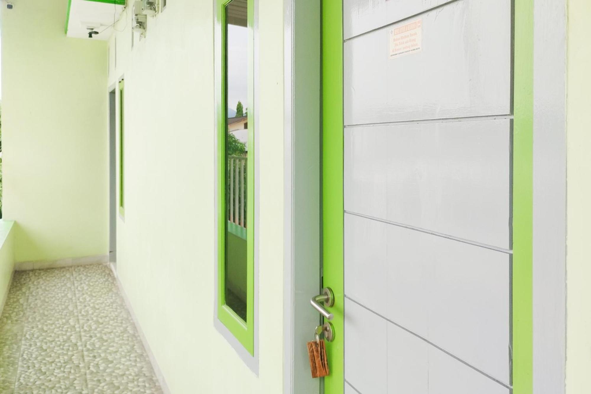 Reddoorz Syariah At Shakira Alesha Enggal Hotel Bandar Lampung Luaran gambar