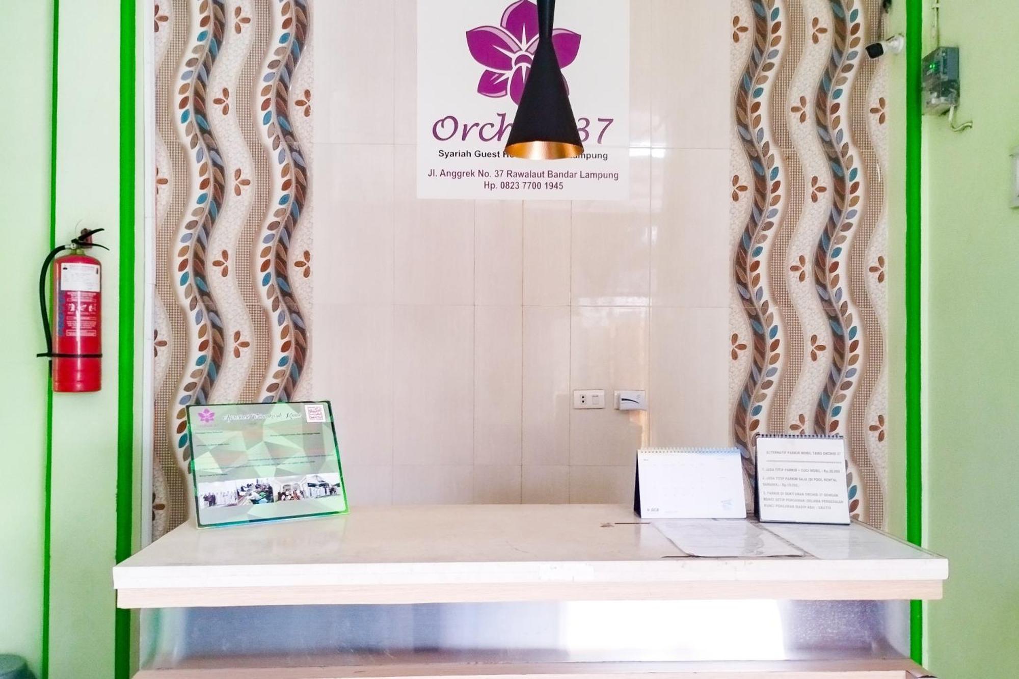 Reddoorz Syariah At Shakira Alesha Enggal Hotel Bandar Lampung Luaran gambar